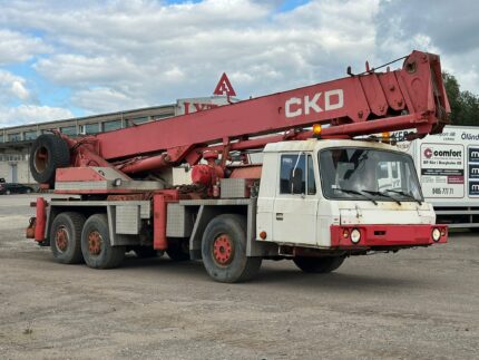 Tatra 812, 30 tonn, 32 m.